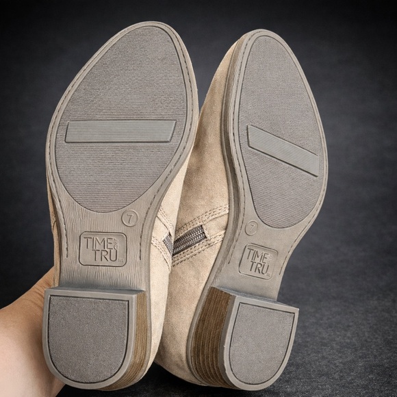 Time and Tru Floral Embroidered Beige Ankle Boots - Picture 4 of 6